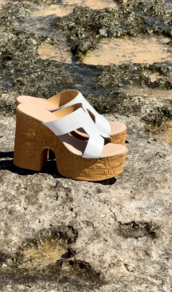Tata Italia Sandali con zeppa. Made in Italy Discount